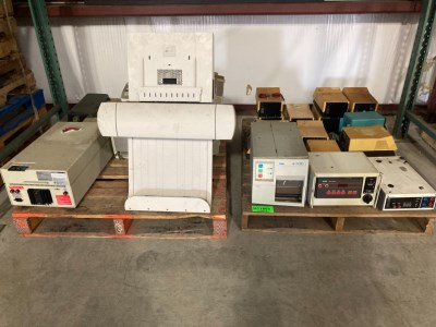 2 Pallets Of Assorted Lab Equipment For Sale