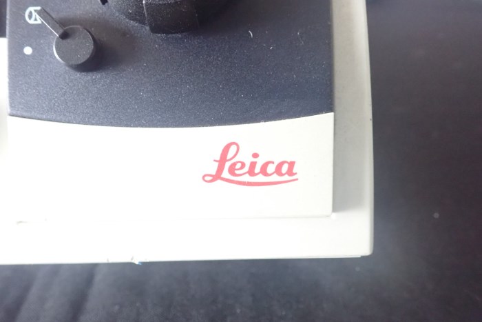 Leica KL 1500 LCD Fiber Optic Light Source For Sale