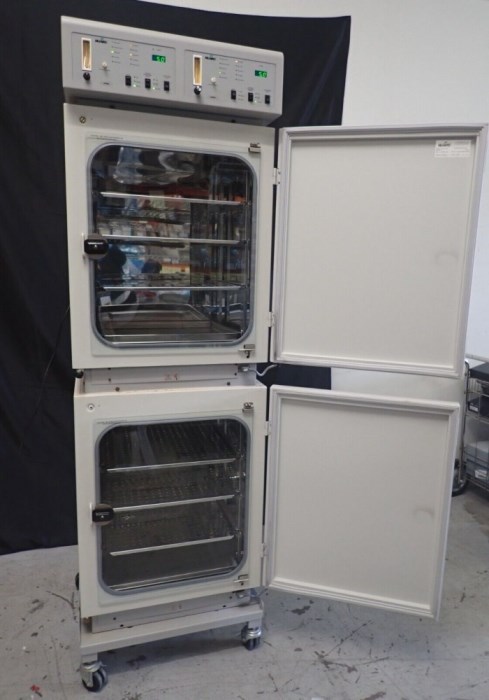 NUAIRE IR AUTOFLOW CO2 WATER JACKETED INCUBATOR MODEL NU 3700 For Sale