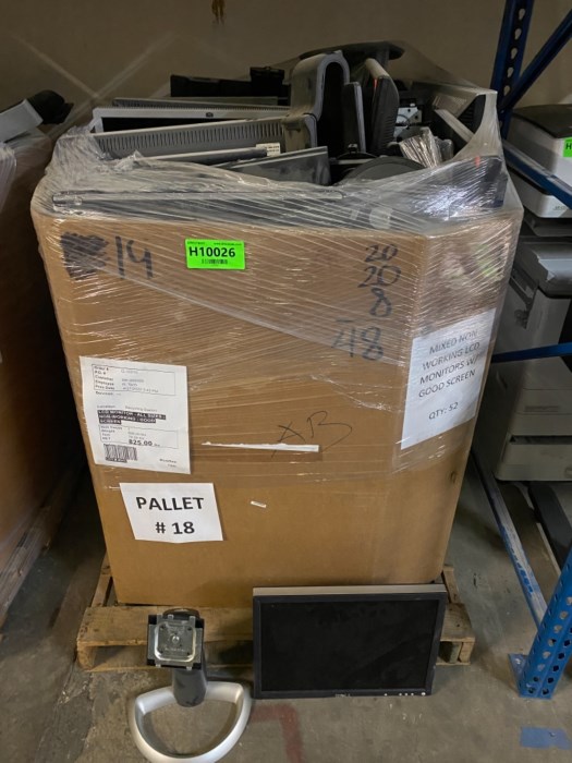 Pallet Of Assorted LCD Monitors For Sale