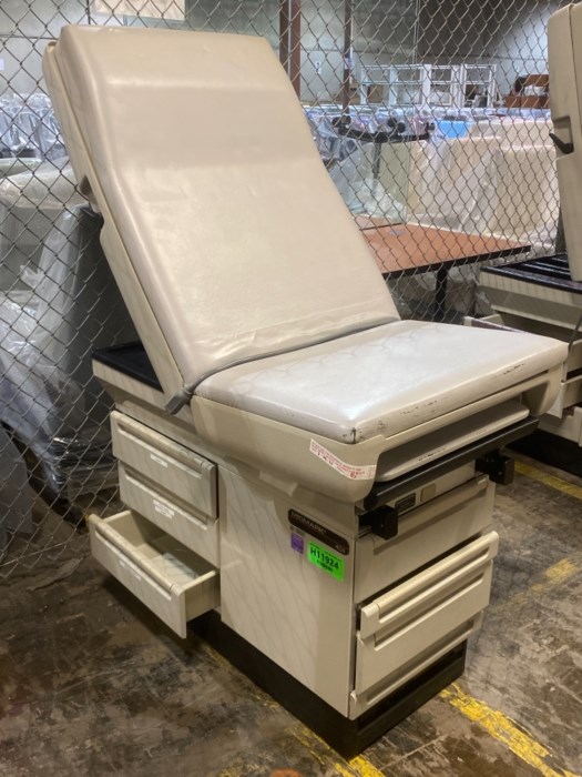 (1) Midmark 404-005 Exam Bed for sale