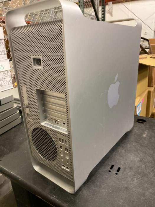 Mac Pro Tower with Resolume Arena 5