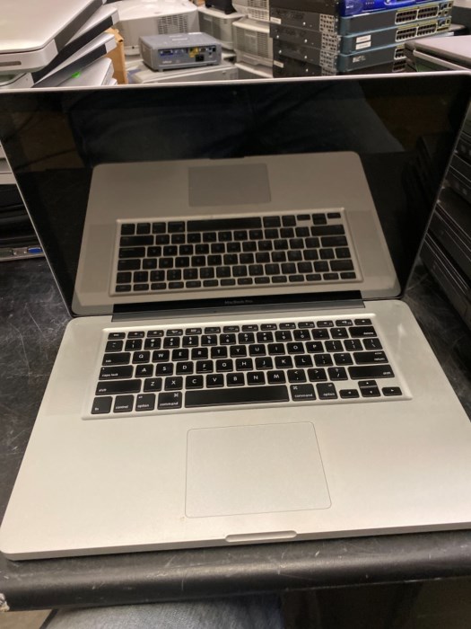 sale on apple laptop computers