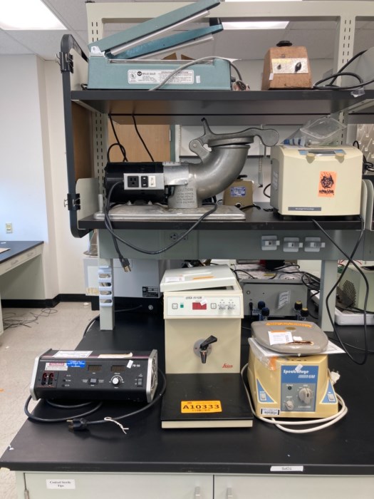 Assorted Lab Equipment (B2-2.333) For Sale