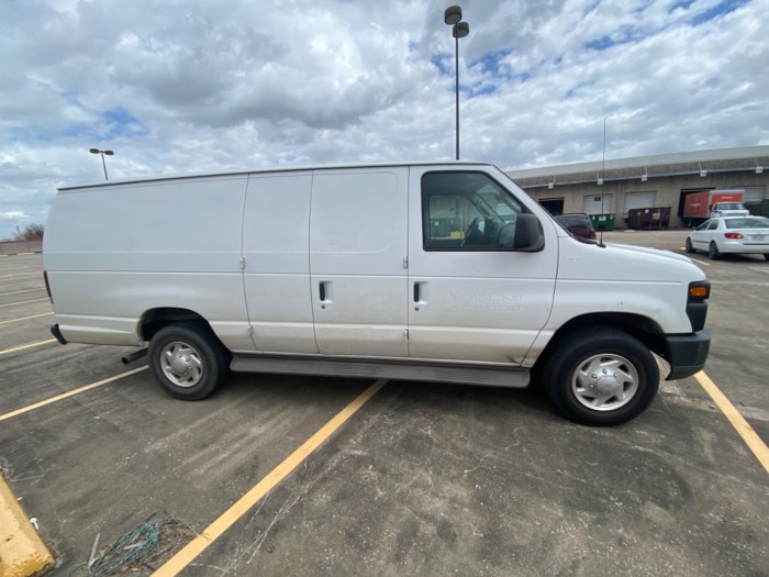 2008 Ford E25 Van for sale