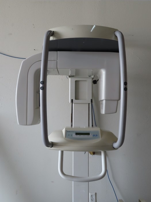 Kodak 8000C Digital Cephalometric and Panoramic X Ray for sale