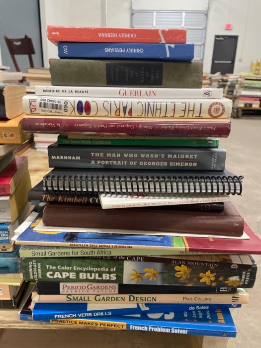 Lot of (1) Pallet of Assorted Books for sale