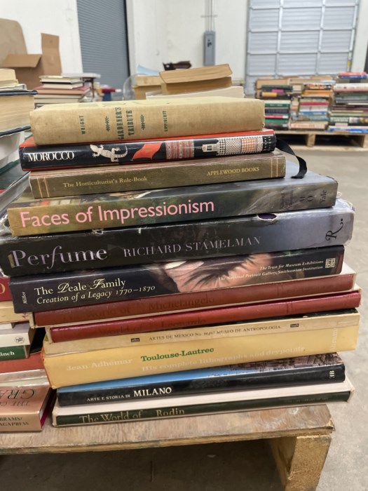 Lot of (1) Pallet of Assorted Books for sale