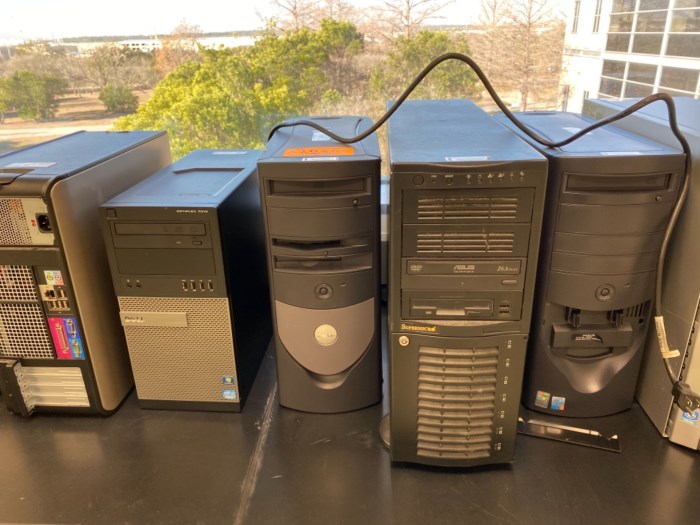 Lot of Miscellaneous Computer Towers (B23.317)