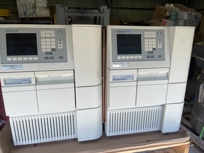 Lot of two Waters HPLC System Model 2695 & Model 2796 for sale