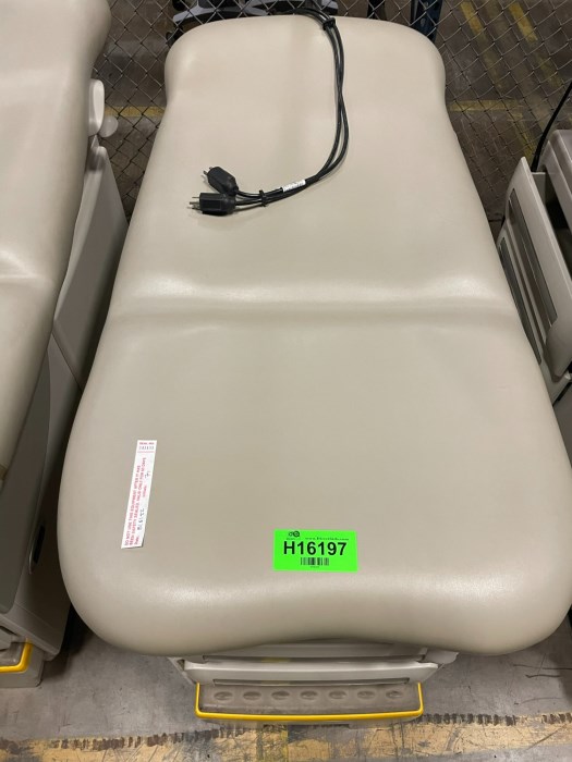 Midmark Exam Table Model 604 002 For Sale 8087