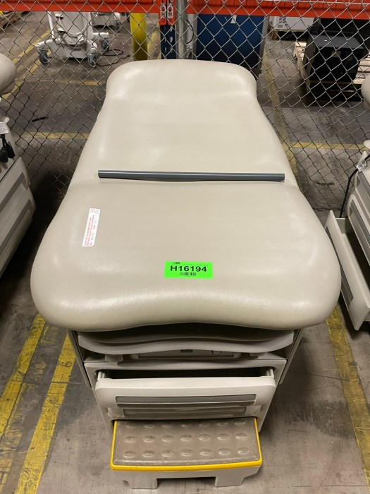 Midmark Exam Table Model 604 002 For Sale 6456