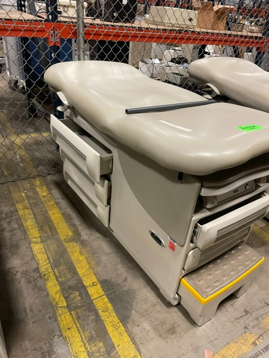 Midmark Exam Table Model 604 002 For Sale 6556