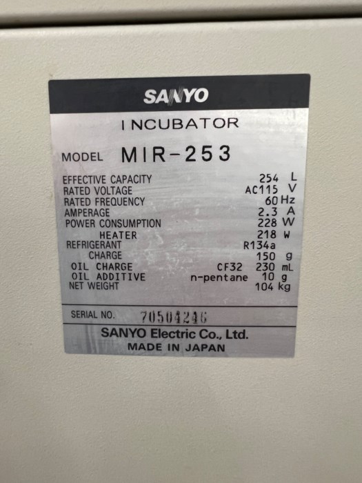 Sanyo MIR 253 Cooled Incubator for sale