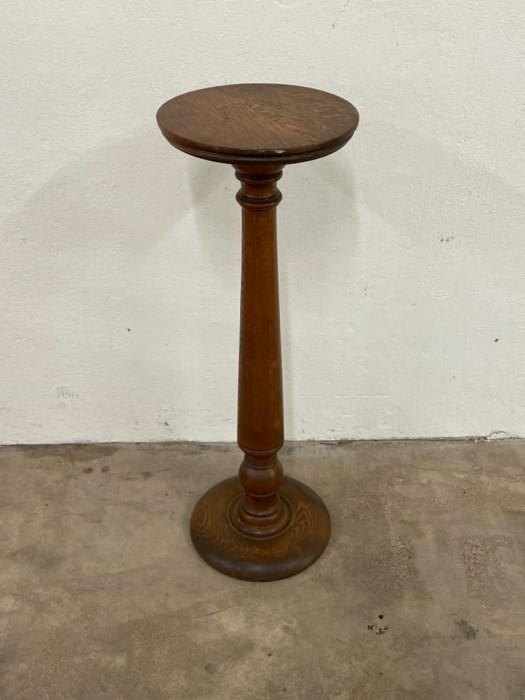 small round drink table