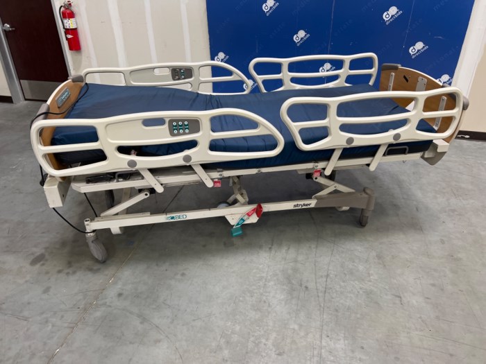 Stryker Go Bed HOSPITAL BED Model FL17E for sale