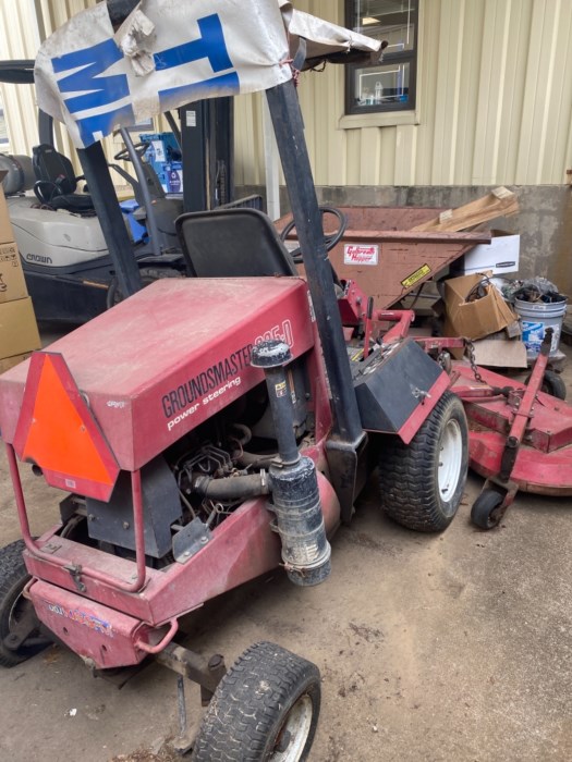 Toro Groundsmaster 325-d power riding lawn mower for sale